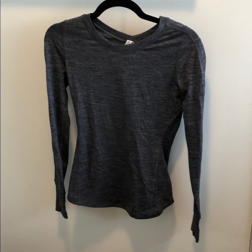 lululemon Long Sleeved Workout Top w/ Ruched Back